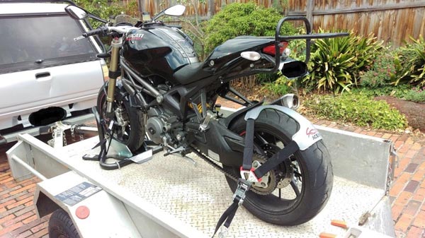 Contoh-Ratchet-Strap-untuk-mengikat-Kendaraan